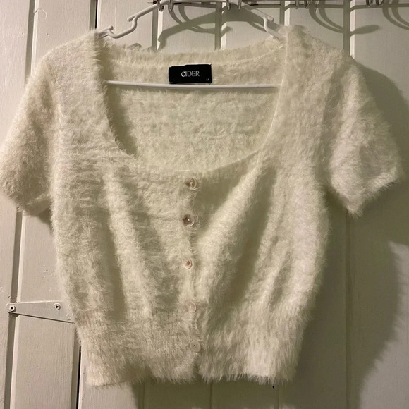Fluffy cider cropped button up sweater-medium like new - Picture 2 of 4